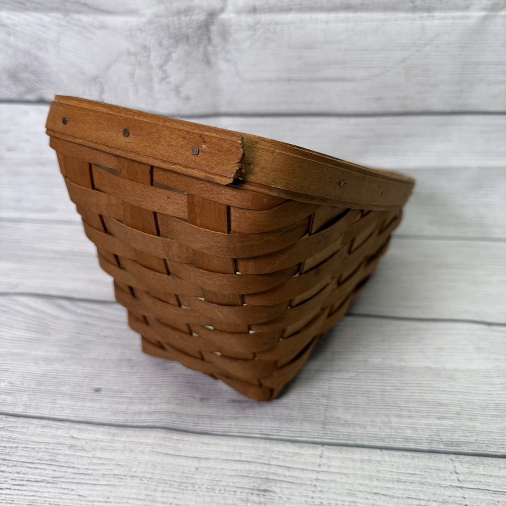Longaberger 1994 Small Vegetable Basket - Basket and Protector - Picture 5 of 12